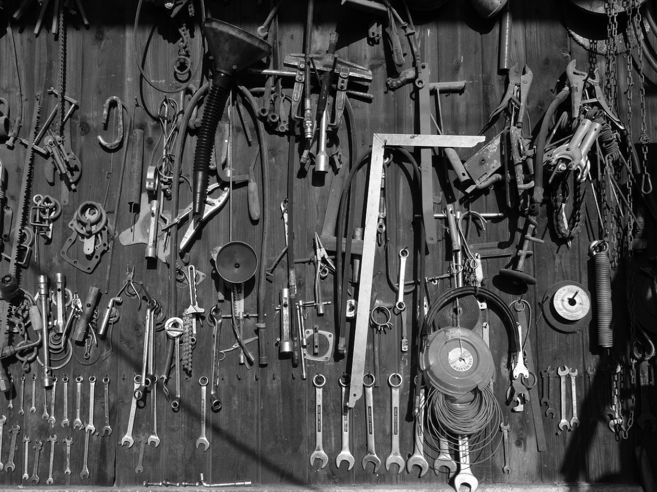 gallery/tools-940383_1280